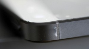 Apple says Aluminum Made iPhone 5 Scratches and Scuffs are normal, Don’t Worry!