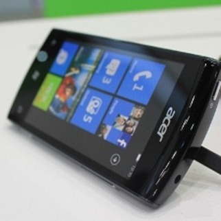 Acer W4 With Windows Phone Mango