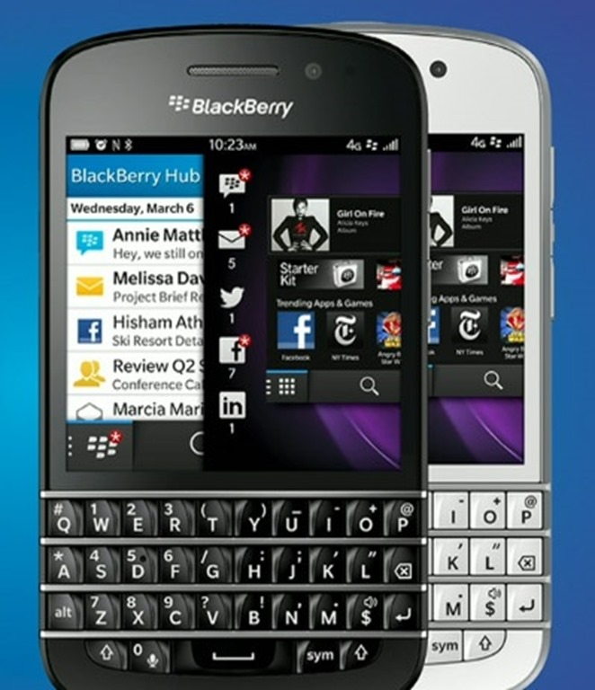 Blackberry Q10 Goes Official With Physical Keyboard Packs Glass Weave Cover Gadgetian 