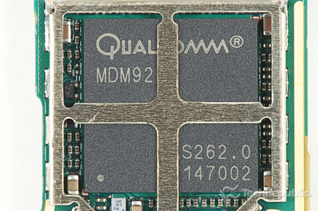Nokia-Lumia-900-AT&T-Tear-Down-003