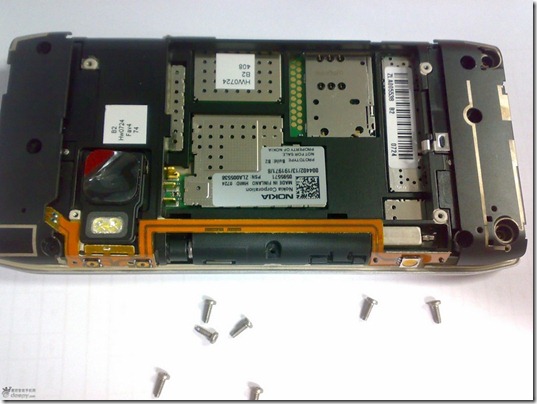 Nokia N9 Disassembled pic 1