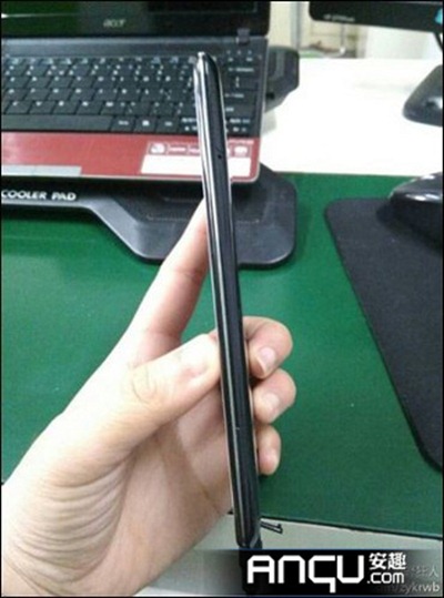 Oppo R809T smartphone