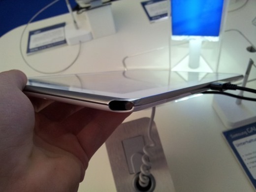 Samsung Galaxy Note 10.1 With S-Pen Slot