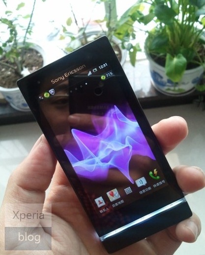 Sony ST25i / Xperia U